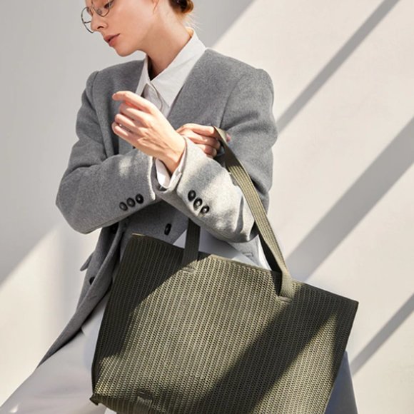 NWT Zahara Tote - Olive Green (Dust bag inc) - Picture 7 of 9